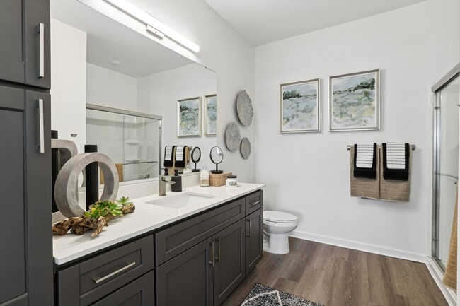 2BR, 2BA - 1,126SF - Primary Bathroom