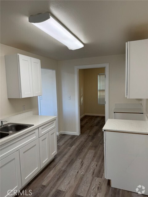 Building Photo - 230 N Inez St Rental