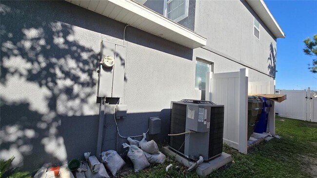 Photo - 1851 Wimbledon St