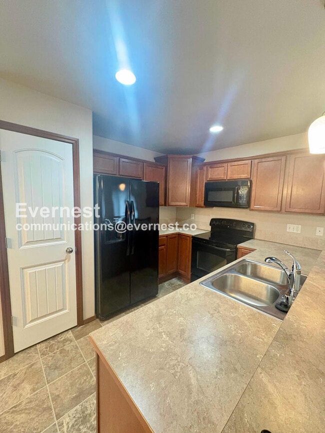 Photo - 111 W 6th St
