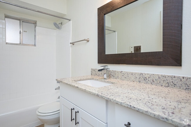 2 BR, 1 BA - 970 SF