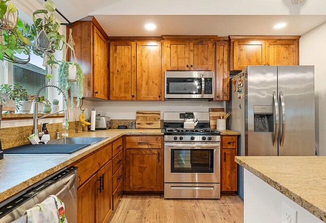 Photo - 526 Nicholas Lee Dr