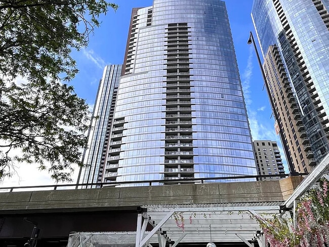 Building Photo - 450 E Waterside Dr Unit 407