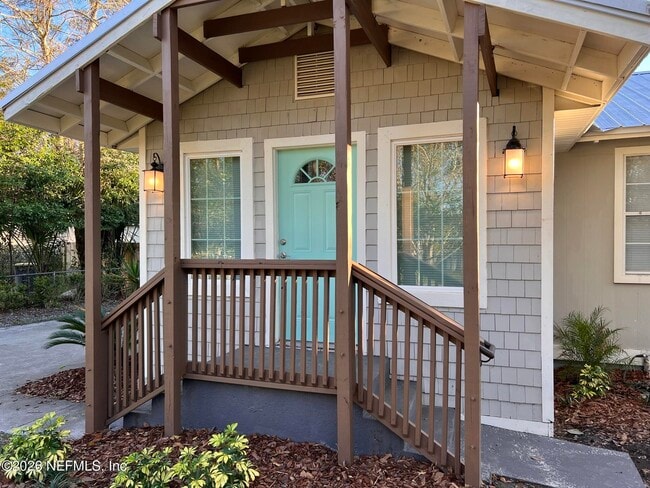 Photo - 4550 Crescent St