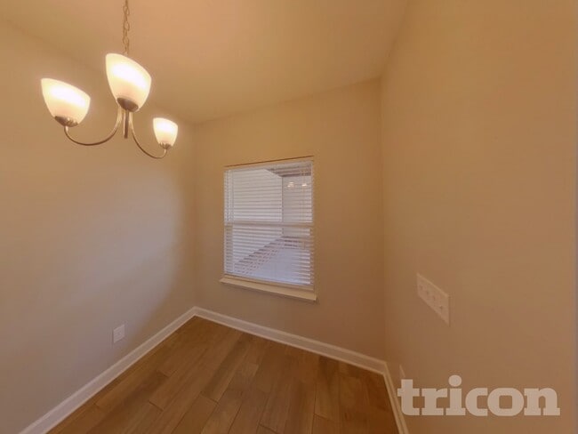 Photo - 2165 Cason Ln