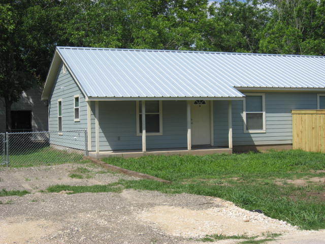 Building Photo - SMITHVILLE - COZY 2 BEDROOM 2 BATH - DUPLEX!!
