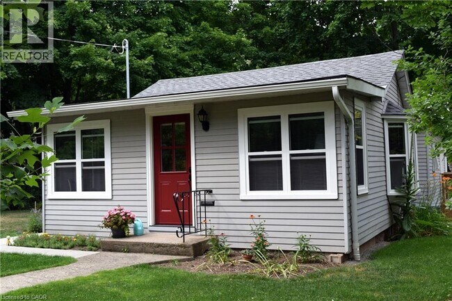 Photo - 201 Melville St