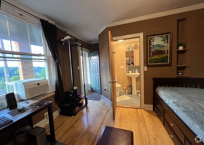 Building Photo - 628 Blanton St Rental