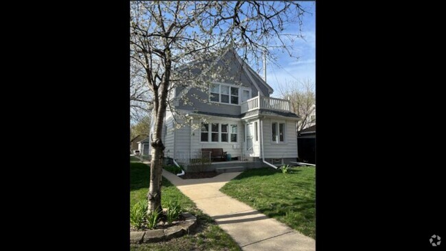 Building Photo - 4631 W Concordia Ave Unit Upper Rental