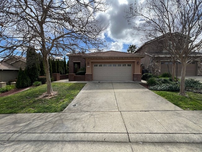 Building Photo - Gorgeous 3 bedroom plus office in Empire R... Rental