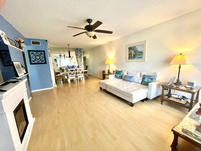 Building Photo - 2331 Finlandia Ln Unit 15