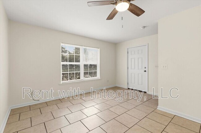 Photo - 735 Putnam Dr Unidad 2