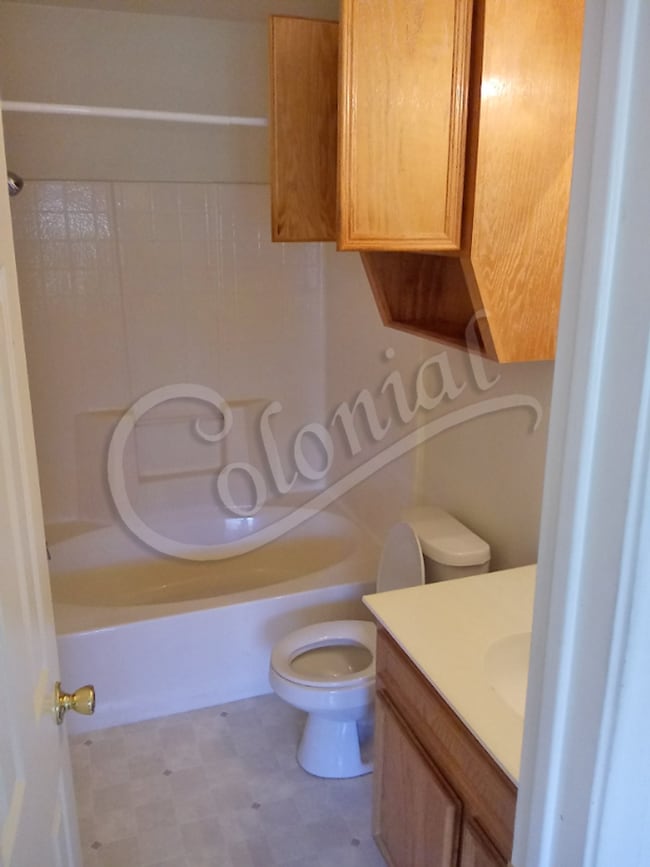 Photo - 4604 Bowles Dr Unit B