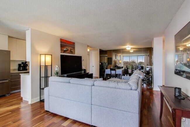 Photo - 3150 N Sheridan Rd Unit 4B