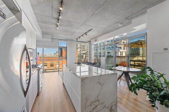 Photo - 2 Gladstone Ave