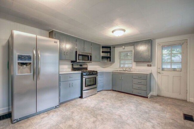 Photo - 3-bedroom home in Urbana available NOW!