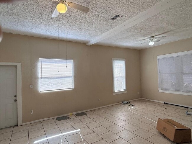 Photo - 2919 Sanchez St