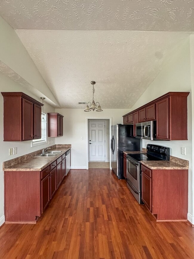 Photo - Charming 3 Bed 2 Bath Home in Fayetteville