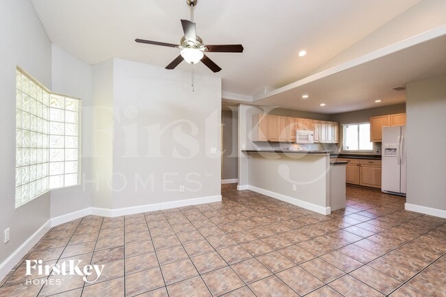 Photo - 18606 Cedar Dr E