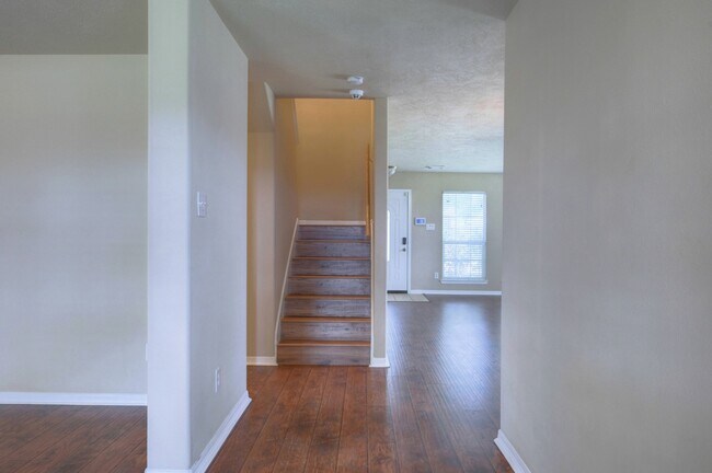 Photo - 21803 Manor Ct Dr