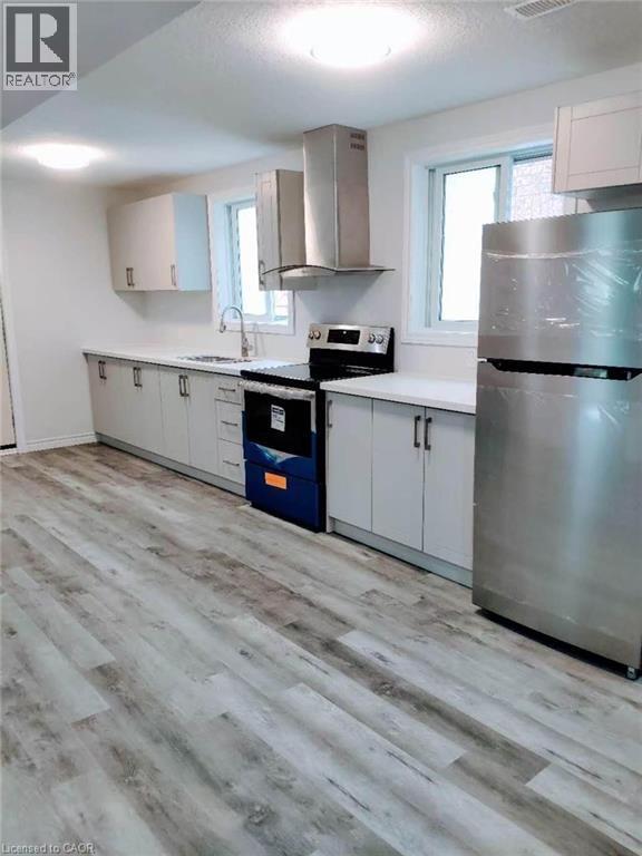 Photo - 389 Tealby Crescent