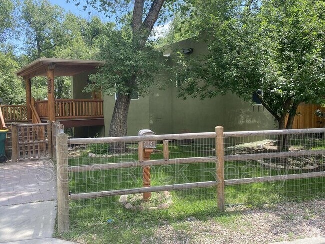 Building Photo - 1701 Ivy Pl Rental