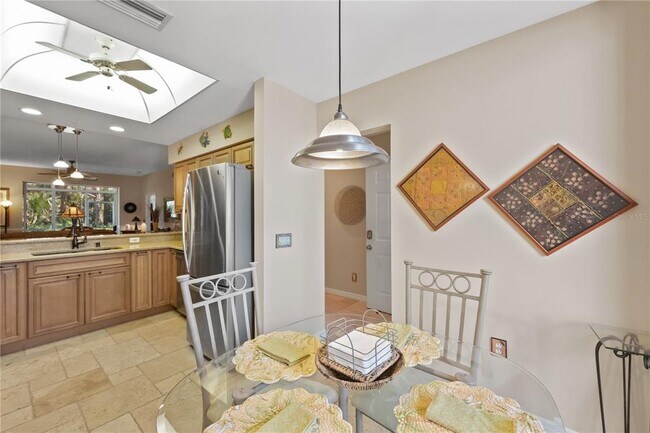 Photo - 9611 Castle Point Dr Unit 915