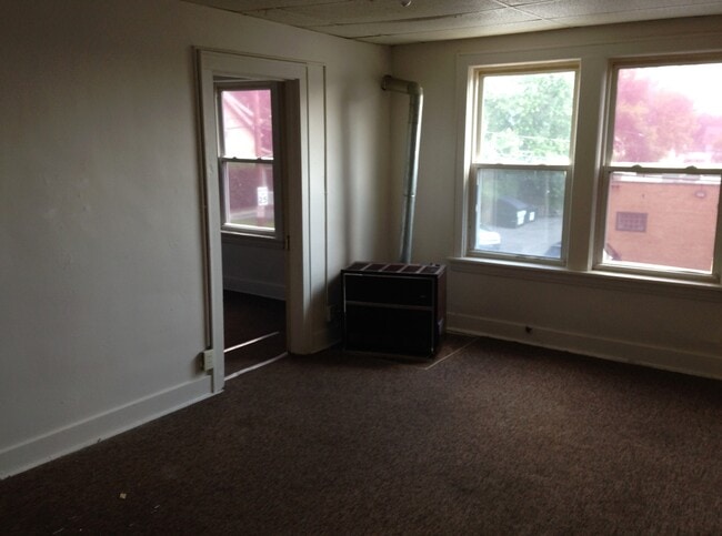 Building Photo - 1751 S Main St Unit 3