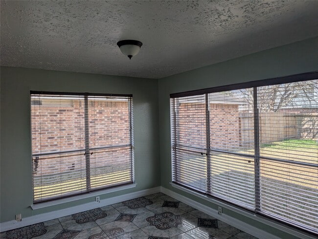 Photo - 2026 Sandy Knoll Dr