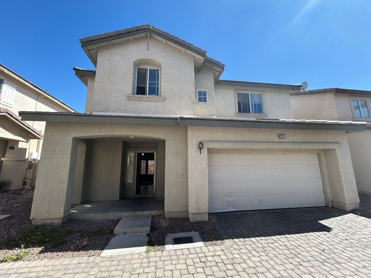 A BEAUTIFUL TWO-STORY NORTH LAS VEGAS HOME... - A BEAUTIFUL TWO-STORY NORTH LAS VEGAS HOME...