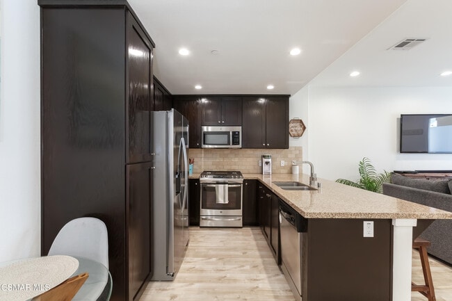 Photo - 327 Newbury Vista Ln