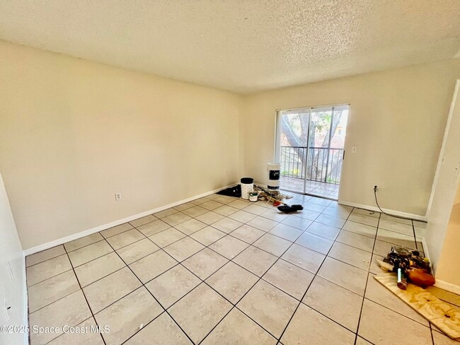 Photo - 110 Summer Pl Unidad 4