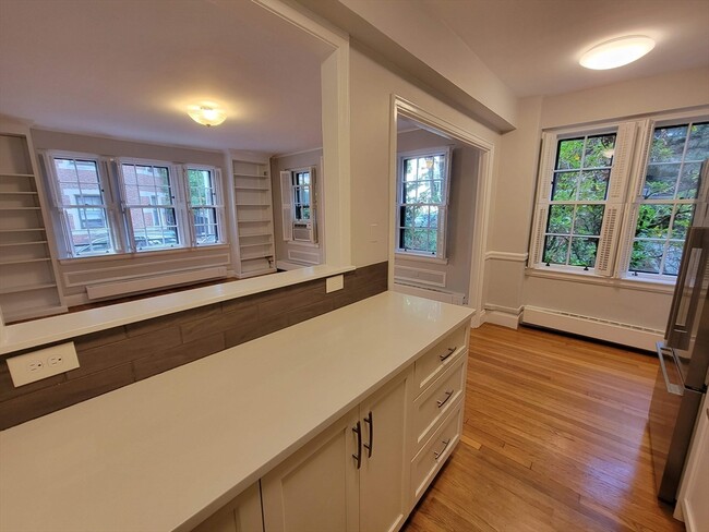 Photo - 988 Memorial Dr Unidad 181