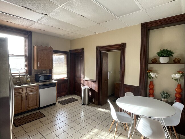 Photo - 19 W Frankfort St
