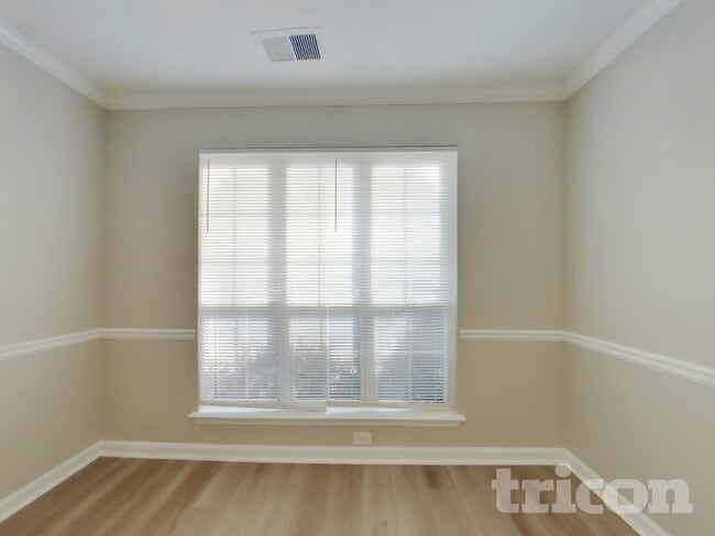 Photo - 9870 Rivercliff Ln