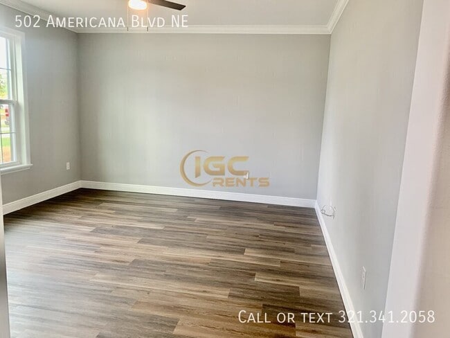 Photo - 502 Americana Blvd NE