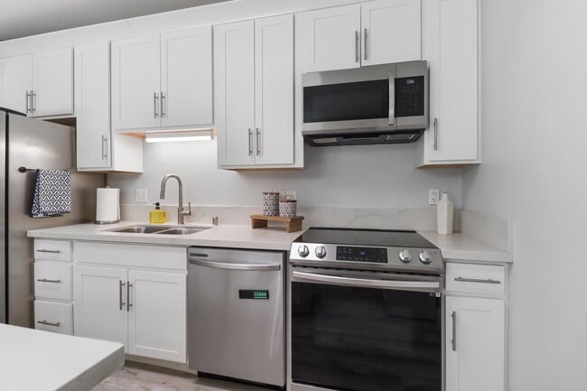 Photo - 1214 Drake Dr