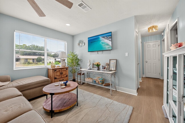 Photo - 111 N Lorraine Dr