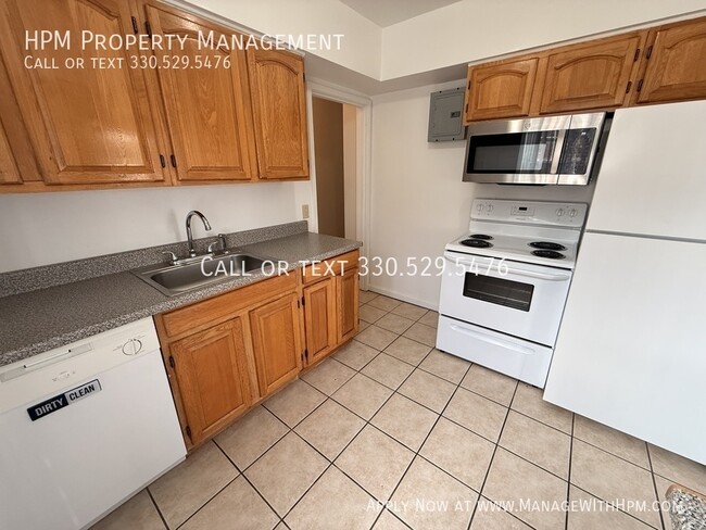 Photo - 3270 Warrensville Center Rd Unit 306