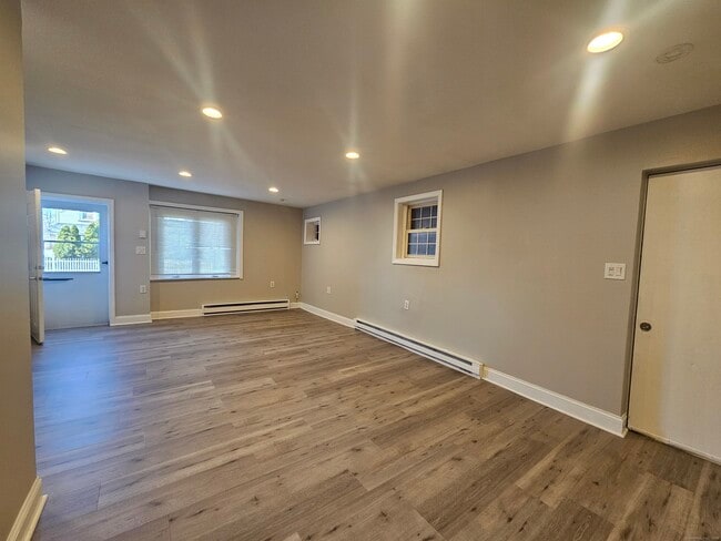 Photo - 370 Bruce Ave