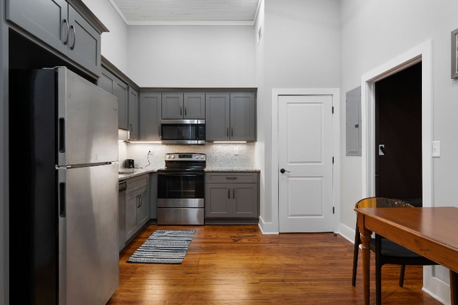 Photo - 10 W Main St Apartment Unit 4