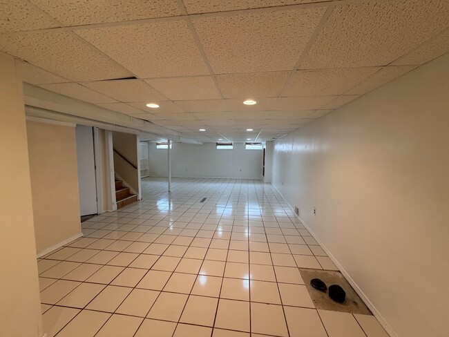 Photo - 29594 Maplewood St