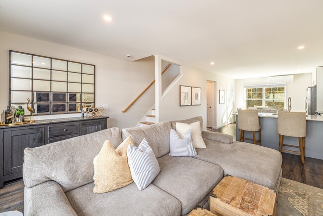 Building Photo - 94 N Bridebrook Rd Unit 205