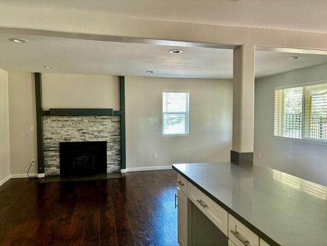 Photo - Beautiful 2100 sq ft Prescott home, 4 bed 2 bath with large upstairs loft on almost an acre of land!