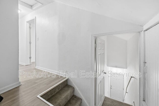 Photo - 244 W 32nd St Unidad 2