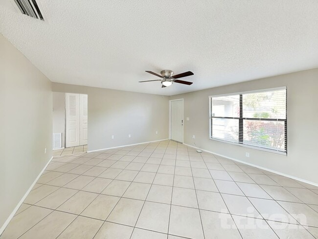 Photo - 6101 37th Ave W