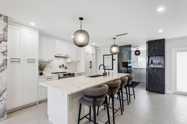 Building Photo - 3401 S Ocean Blvd Unit 6 Rental