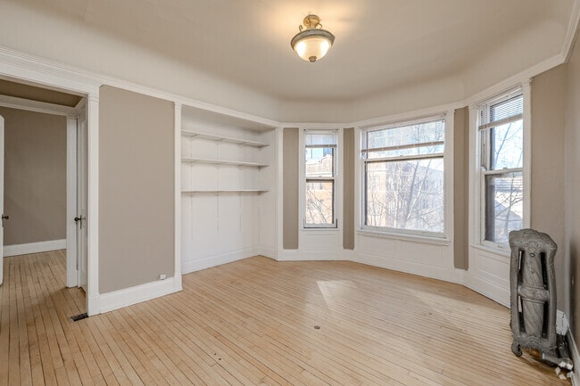3BR, 1BA - 1,200SF - Dining Room