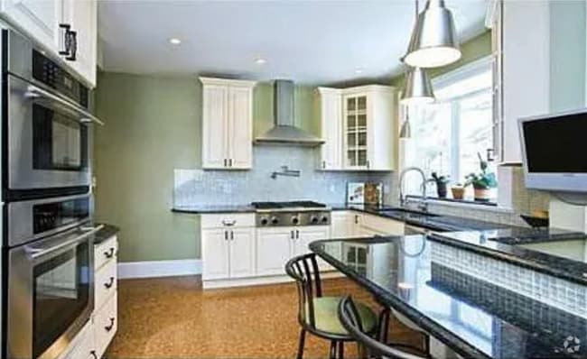 Building Photo - 112 Newtonville Ave Rental
