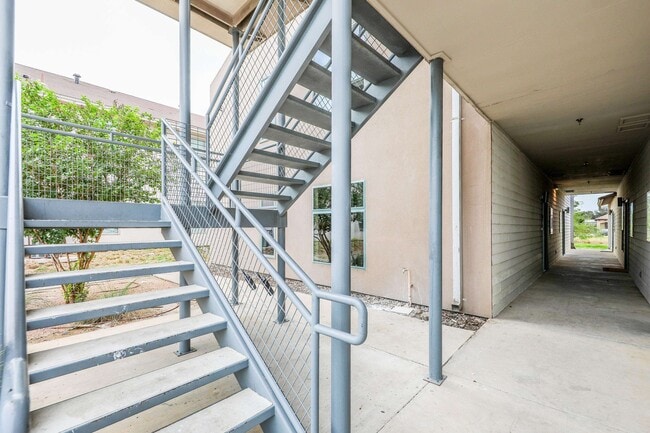 Photo - 1511 Don Camilo Blvd Unit 4